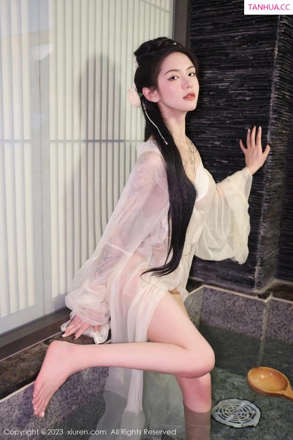   [XiuRen]高清写真图 2023.03.17 No.6430 乔一一 古装美腿第50张图片